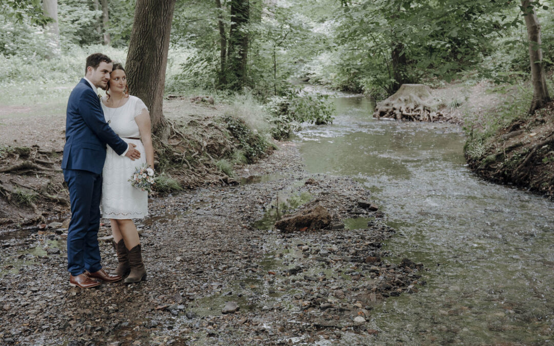 Strah­len­de Som­mer­hoch­zeit in Rhein­bach