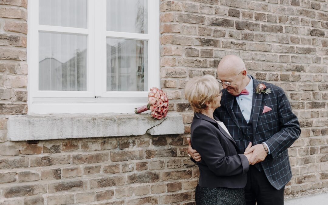 Inti­me Hoch­zeit in Mecken­heim